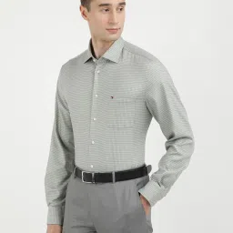 Tommy Hilfiger Green Cotton Regular Fit Printed Shirt image 3