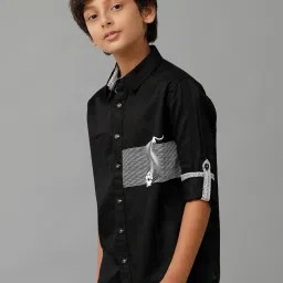 Under Fourteen Only Boys Black Cotton Printed Shirt image 3