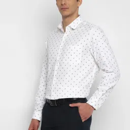 Turtle White Regular Fit Shirt image 3