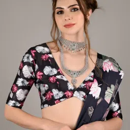 Odette Black Silk Blend Floral Printed Saree with Unstitched Blouse image 3
