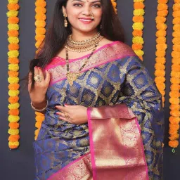SHUBHKALA Blue & Pink Silk Woven Saree With Unstitched Blouse image 3