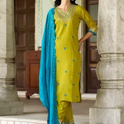 KOTRONS Women Ethnic Motif Embroidered Thread Work Kurta with Trousers & Dupatta-picture-14