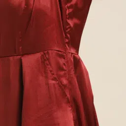 Qurvii Maroon Midi Dress image 5