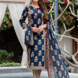 gosriki Women's Rayon Blend Straight Printed Kurta with Pant & Dupatta image 3