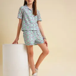 Vero Moda Girls Cloud Dancer Abstract Print Relaxed White Shorts image 3