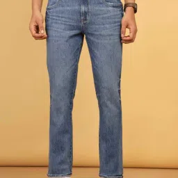 Wrangler Mid Blue Regular Fit Lightly Washed Jeans-image-50