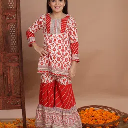 READIPRINT Three Fourth Sleeves Seamless Floral Design Printed & Gota Lace Embellished Kurti & Sharara - Red-picture-37
