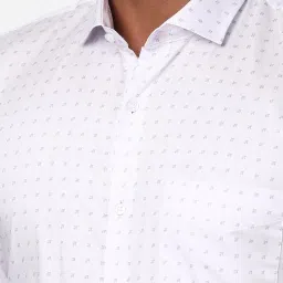 Peter England White Cotton Regular Fit Printed Shirt image 3