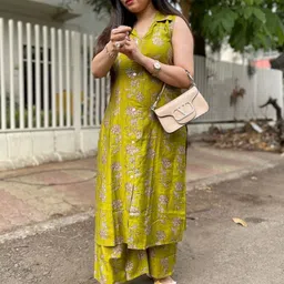 Aaghnya Floral Printed Shirt Collar Straight Kurta With Palazzos-image-35