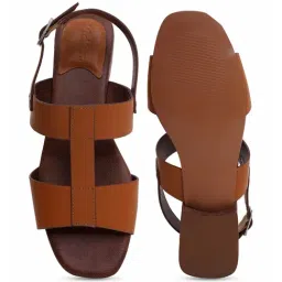 Kickers Women's BUCLY-IN Tan Ankle Strap Sandals image 4