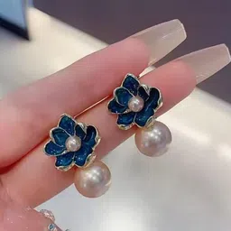 FIMBUL Floral Drop Earrings image 2