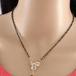 CLONEO Gold-Plated G Letter Pendant with Contemporary Minimalist Design image 2