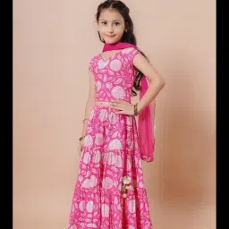Cutiediva Girls Pink Cotton Floral Print Lehenga & Choli With Dupatta Set image 4