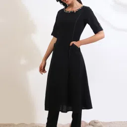 Aurelia Black Pure Cotton Embroidered Kurta image 3