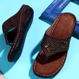 Trase Women's Brown Thong Wedges-picture-38