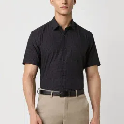 Peter England Black Regular Fit Checks Shirt-image-18