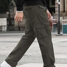 BAESD Men Relaxed High-Rise Cargos Trousers image 2