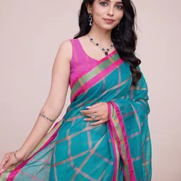 VS MALL Checked Saree image 4