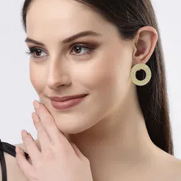 DressBerry Gold-Plated Cut Out Circular Studs image 4