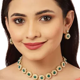 Sangria Gold-Plated Kundan Stone Studded & Beaded Choker Jewellery Set image 5