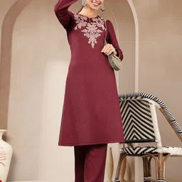 Nayam By Lakshita Women Embroidered Regular Thread Work Kurta with Trousers image 3
