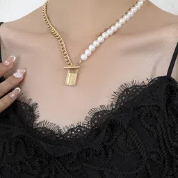 Vembley Gold-Plated Single Layered Chain Lock Pendant Necklace image 3