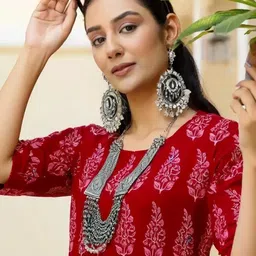 SZN Women Printed Crepe Straight Kurtas image 3