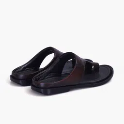 Auserio Round Toe Textured Sandals image 5