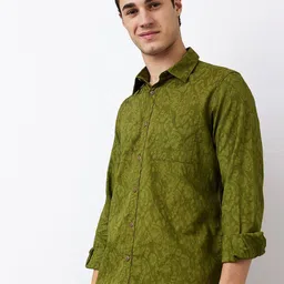 SPYKAR Men Spread Collar Floral Printed Cotton Casual Shirt image 5