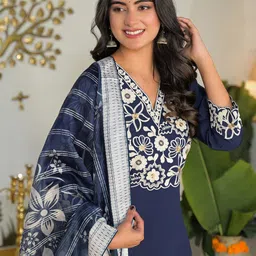 SANISA Women Floral Embroidered Regular Thread Work Kurta with Trousers & With Dupatta-picture-34