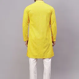 Swegzin Men Embellished Sequinned Kurta image 4