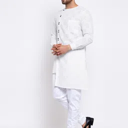 KLOTTHE Men White Ethnic Motifs Printed Kurta image 2