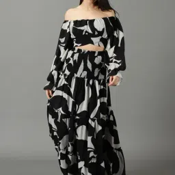 showoffff SHOWOFF Black & White Printed Crop Top With Skirt-picture-16
