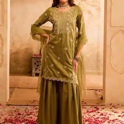 Bani Women Floral Embroidered Sequinned Kurta With Palazzos & Dupatta-picture-15
