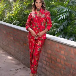 Eeshva India Red Rangaa Re Kareena Printed Blazer Jacket with Pants In Silk image 4