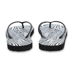 Ginger by Lifestyle Women's Black Flip Flops image 4