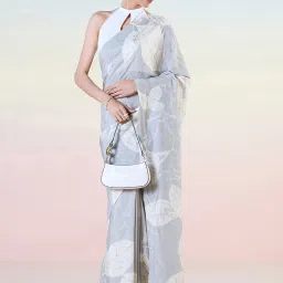 navyasa by liva Grey Printed Saree With Unstitched Blouse image 4