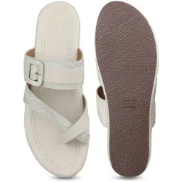 Inc.5 Women's Cream Toe Ring Sandals image 4