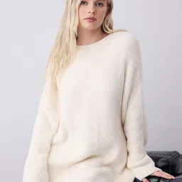 Trendyol Women Solid Round Neck Long Sleeve Pullover with Fuzzy Detail-image-60