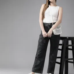 KASSUALLY Black Relaxed Fit High Rise Jeans image 4