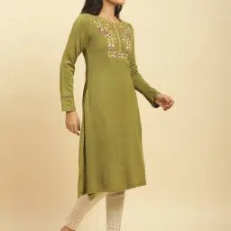 W Green Embroidered Straight Kurta image 4