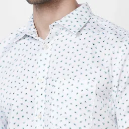 Giordano Green Cotton Slim Fit Printed Shirt image 4