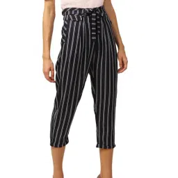 Elle Black Relaxed Fit Capris image 3