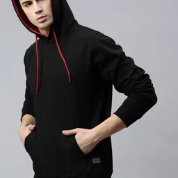 Roadster Men Black Solid Hooded Sweatshirt image 4