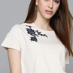 Chemistry Women Off-White Pure Cotton Floral Embroidered Detail Round Neck Pure Cotton T-shirt-image-22