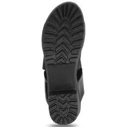 Walkway Women's Black Pat Cross Strap Sandals image 4