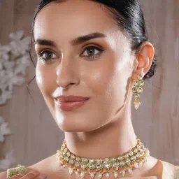 Aatmana White Minimal Kundan Studded & Beaded Handcrafted Necklace & Earring Set image 2