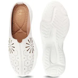 Fausto Women's White Mule Shoes image 4