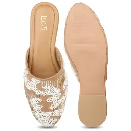 Inc.5 Women's Chikoo Mule Shoes image 4