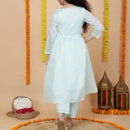 Cutiediva Girls Aqua Printed Kurta & Pants With Shrug Set image 2